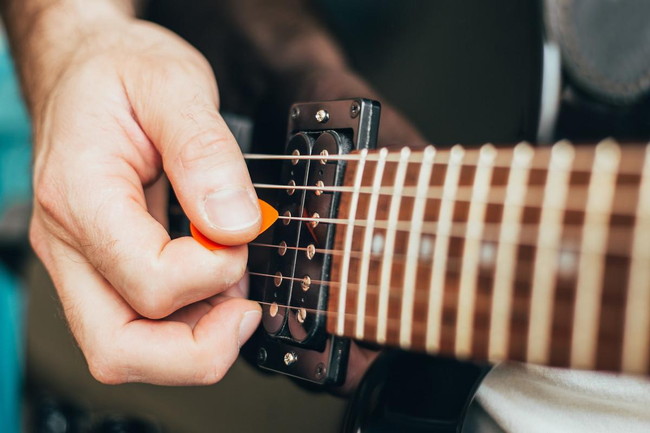 ギターのストロークを効率的に練習する7つの方法