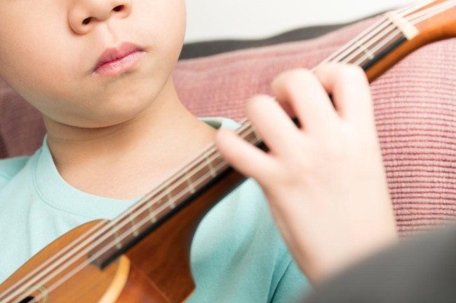ギター演奏が脳の働きに及ぼすメリットを徹底解説