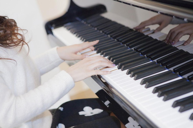 ピアノを習う費用の相場は レッスン方法による違いを分かりやすく解説 投稿 ピアノ マメ知識集 ピアノ教室 ピアノレッスンなら東京のbeeピアノ教室