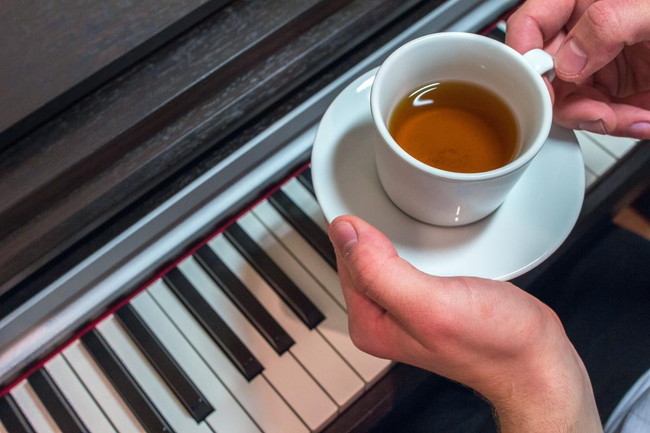 ピアノと紅茶
