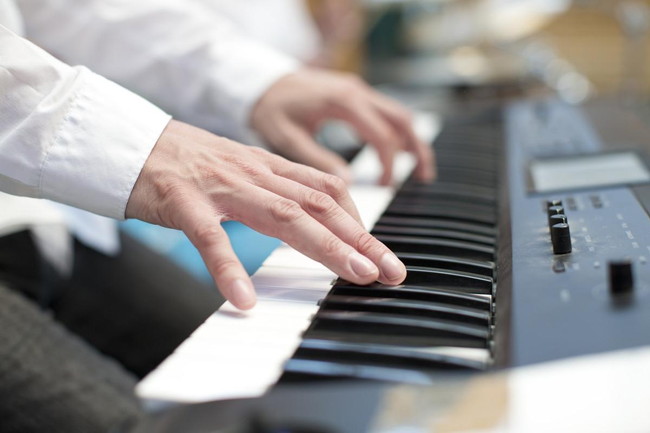 ピアノとキーボードの違いや選び方を分かりやすく解説