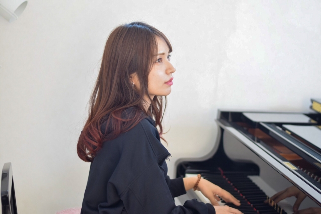 大人のピアノはどこまで上達できる？ピアノ教室選びのポイントも解説